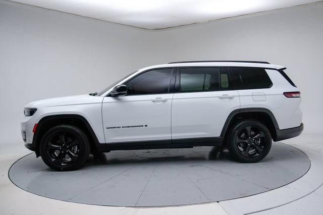 2023 Jeep Grand Cherokee L — side profile view
