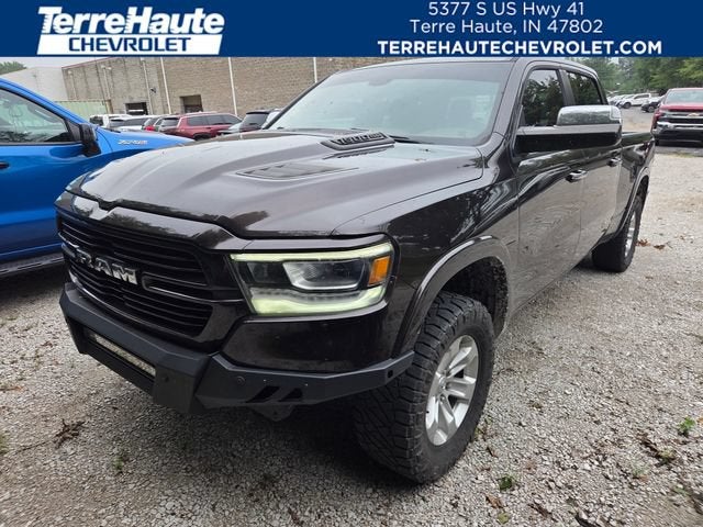 2019 RAM 1500 Laramie Crew Cab 4x4 6'4" Box in Brown — front three-quarter view