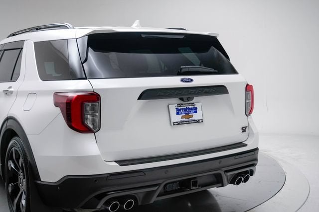 2020 Ford Explorer — interior view