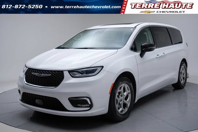 2024 Chrysler Pacifica Limited in White — front three-quarter view