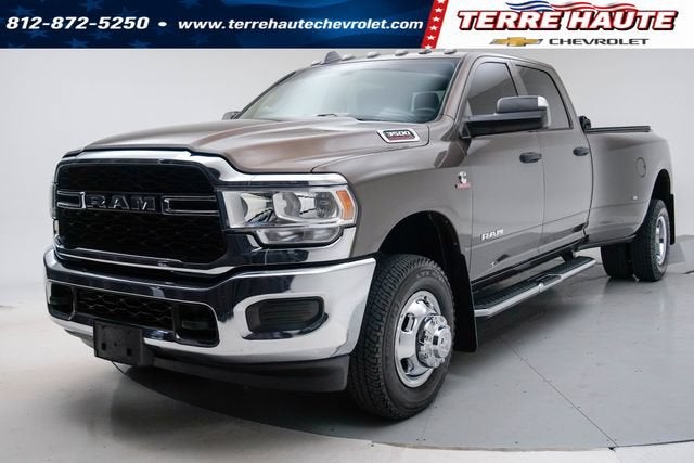 2020 RAM 3500 Tradesman Crew Cab 4x4 8' Box in Brown — front three-quarter view