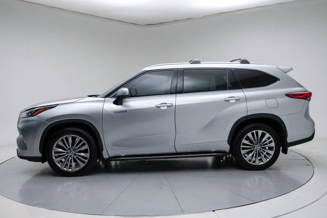 2021 Toyota Highlander — side profile view