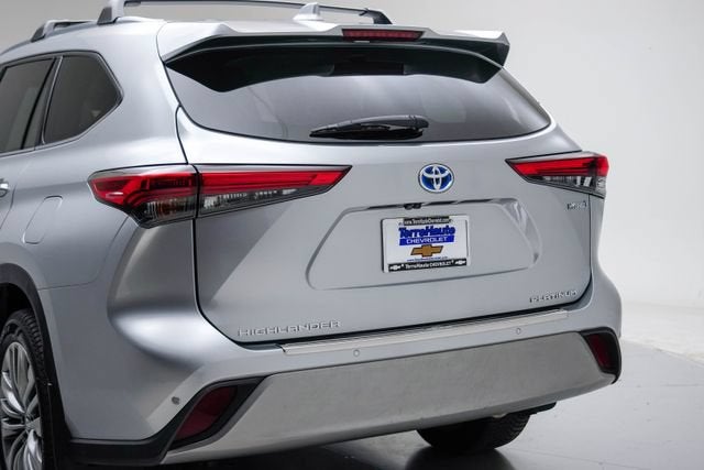 2021 Toyota Highlander — interior view