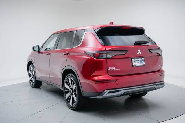 2025 Mitsubishi Outlander — interior view