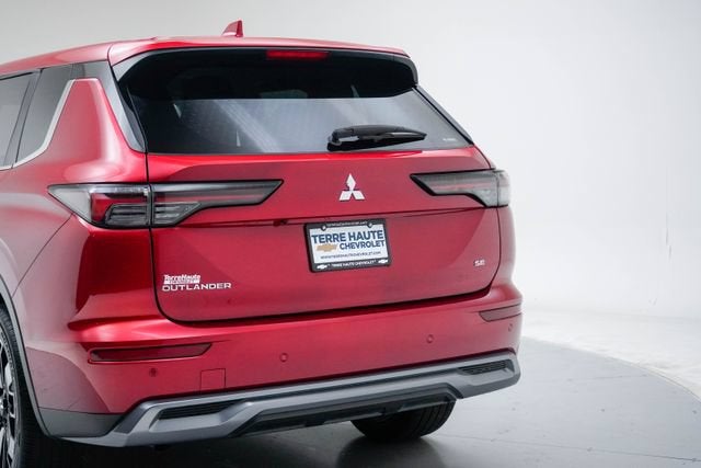 2025 Mitsubishi Outlander — detail view