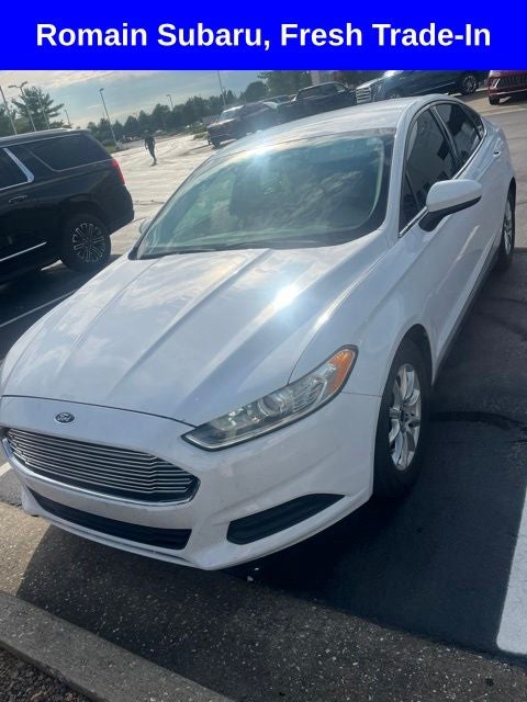 2015 Ford Fusion S in Oxford White — front three-quarter view