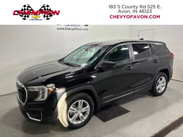 2024 GMC Terrain SLE in Ebony Twilight Metallic — front three-quarter view